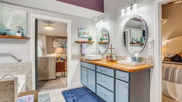 Apartment (1 Bedroom) | Interior