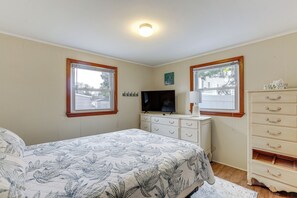 House (3 Bedrooms) | Interior - Pet-friendly Long Beach Island Home: Walk to Beach (Beach Haven)