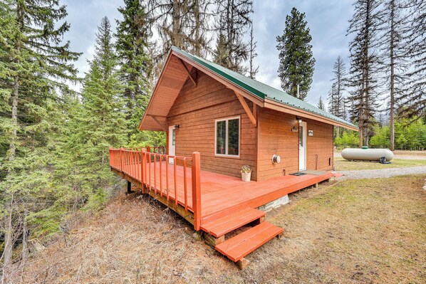 House (1 Bedroom) | Interior - Cozy Bigfork Cabin w/ Canoes: Walk to Swan River! (Bigfork)
