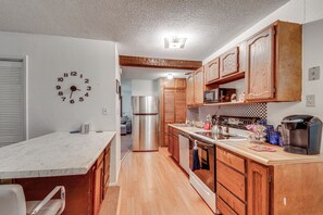 House (3 Bedrooms) | Interior - Harrisburg Home w/ Private Yard + Screened Porch! (Harrisburg)