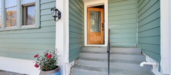 Waterfront Portsmouth Apt: 1/2 Mi to Dtwn & Ferry