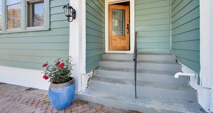 Waterfront Portsmouth Apt: 1/2 Mi to Dtwn & Ferry