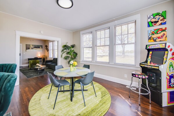 Apartment (2 Bedrooms) | Interior - Waterfront Portsmouth Apt: 1/2 Mi to Dtwn & Ferry (Portsmouth)