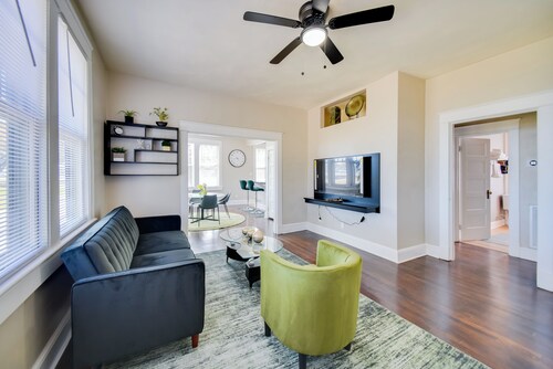 Waterfront Portsmouth Apt: 1/2 Mi to Dtwn & Ferry