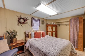 2 bedrooms, desk, laptop workspace, iron/ironing board