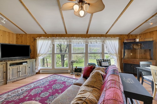 Riverside Serenity: A Picturesque Retreat 2 Bedroom Cottage by RedAwning