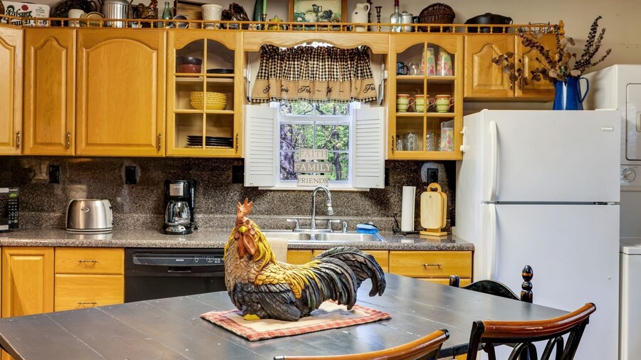 Riverside Serenity: A Picturesque Retreat 2 Bedroom Cottage by RedAwning