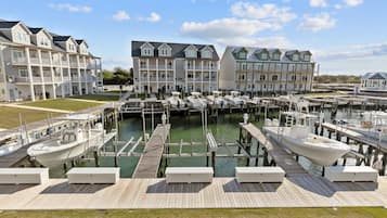 Condo, 3 Bedrooms | Marina
