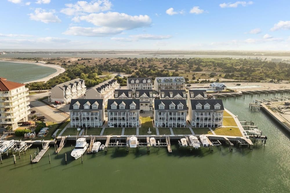 South Breeze 3 Bedroom Townhouse by RedAwning - Straits, NC