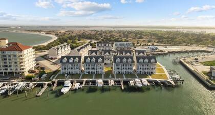 South Breeze 3 Bedroom Townhouse by RedAwning