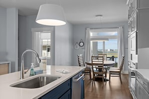 Condo, 3 habitaciones | Cocina privada | Refrigerador, horno, cafetera y tetera y tostadora 
