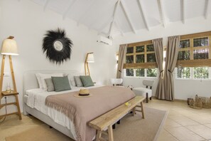 6 bedrooms, WiFi, bed sheets - Villa Encantado - Luxury Tropical Bed & Breakfast (Willemstad)