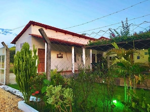 Fachada da propriedade