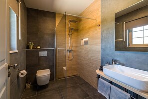 Shower, hair dryer, towels - Villa Cami in Gracisce (Gracisce)