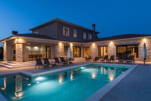 Beheizter Pool