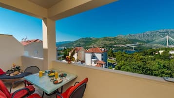 Departamento (Apartments Meri & Karla - Two Bedroom) | Balcón