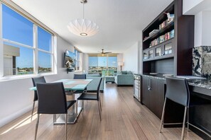 Dining - Isla Del Sol Top Floor Bahia Vista 541 (St. Petersburg)