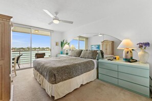 2 bedrooms, desk, iron/ironing board, free WiFi - Club Bahia 3rd Floor Isla Del Sol 2 Bed 2 Bath (St. Petersburg)