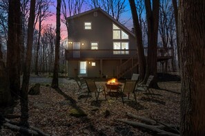 Terrace/patio - Spacious and Remodeled Cabin in Poconos Mountain Resort. Hot Tub and Game Room! (Clifton Township)