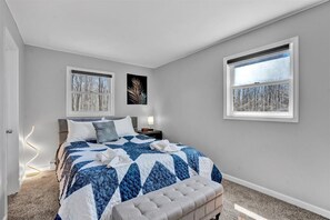 4 dormitorios, tabla de planchar con plancha, cuna de viaje y wifi