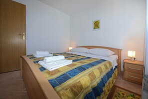 2 bedrooms, WiFi, bed sheets