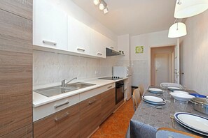 Fridge, oven, dishwasher, coffee/tea maker - Krebel in Poreč - Istrien / Krebel in Poreč - Appartement für 4 Personen AP3 (Porec)