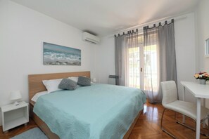 1 habitación, wifi y ropa de cama
