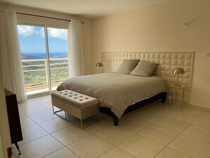 4 bedrooms, desk, iron/ironing board, travel crib - La Villa Alata Avec vue Imprenable sur la mer (Alata)