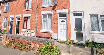 Lovely Large 2-bed House With 2 Reception Rooms