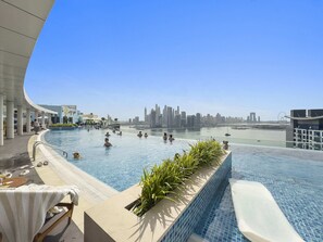 Pool - 2BR Palm Jumeirah with pool on roof amazing view (Dubai)