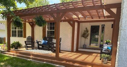Fountain of Life Home
EV Charger Level 2
Family-friendly 3 bedroom-2 bath