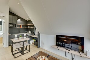 Horno, parrilla de estufa, lavavajillas y utensilios de cocina 