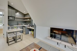 烤箱、炉灶、洗碗机、厨具/餐具