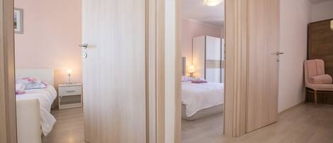 3 bedrooms, WiFi, bed sheets