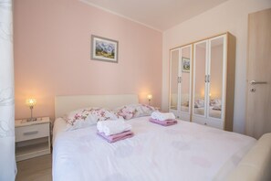 3 bedrooms, WiFi, bed sheets - Holiday Home Anamaria (Porec)