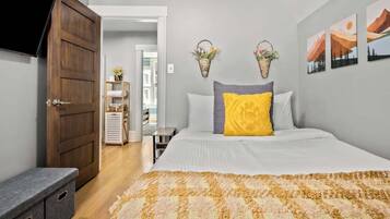 3 Schlafzimmer, Schreibtisch, BĂŒgeleisen/BĂŒgelbrett, WLAN