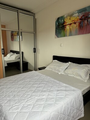 3 bedrooms, iron/ironing board, free WiFi, bed sheets