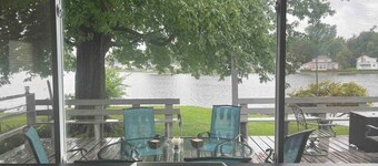 Lakeview Cozy Cottage