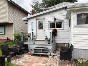 Exterior - Lakeview Cozy Cottage (Michigan Center)