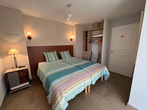 1 soverom, strykejern/-brett, reiseseng for barn og wi-fi (inkludert)