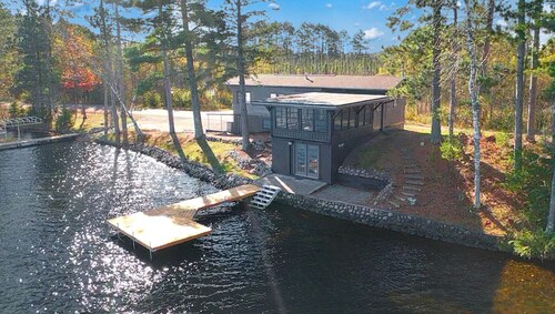 New! 2 bedroom with magnificent lake views!