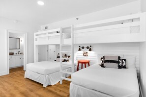 3 habitaciones, cuna de viaje, wifi y ropa de cama 