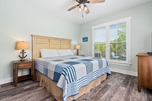 5 bedrooms, desk, iron/ironing board, travel cot