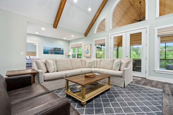 TV, fireplace, offices