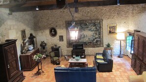 TV - Gîte de Charme en Pleine Nature (Champcevinel)