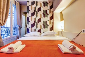 3 habitaciones, escritorio, tabla de planchar con plancha y wifi