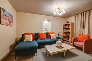 テレビ、書斎 / ワークスペース