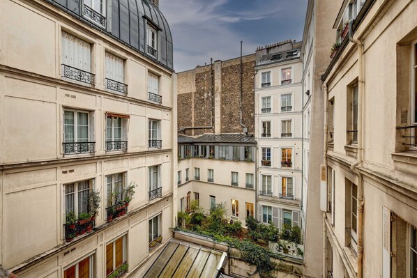Exterior - Le Marais - Les Halles Colorful & Modern 3BD (Paris)