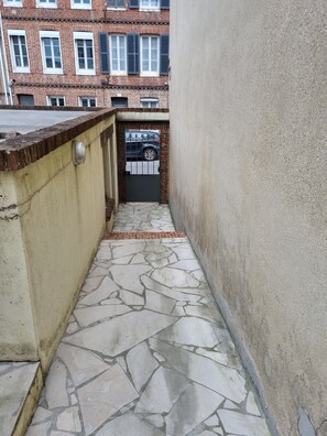 Enceinte de lâhĂ©bergement