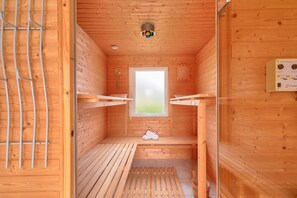 Sauna - Indoor swimming pool - sauna for 9 at Loctudy (Loctudy)
